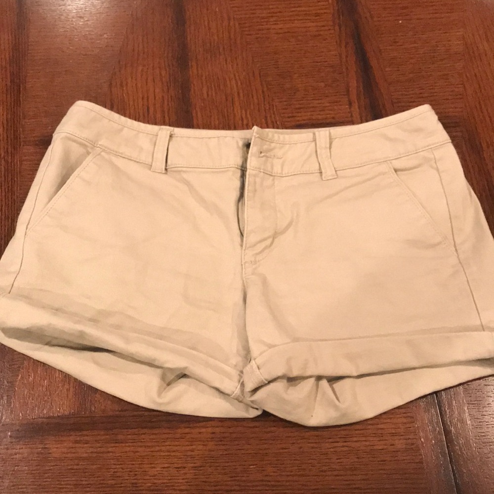 American Eagle khaki shorts